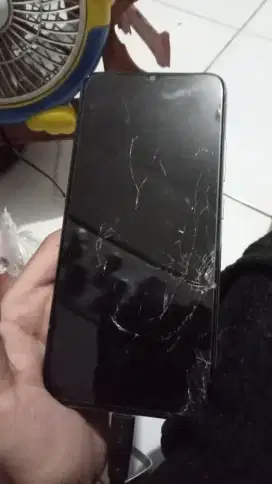 Realme c21y minusnya lcd retak