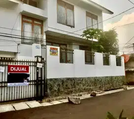 Rumah DIJUAL/DISEWAKAN di Radio Dalam, Kebayoran Baru, Jak Sel - 6+1