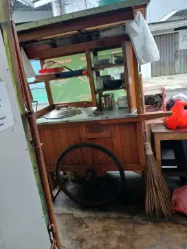 Jual MURAH Gerobak Bekas Untuk Jualan Baso atau Mie Rp  1 Juta Nego