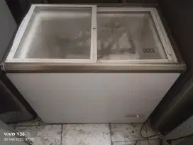 Di jual cepat prizer bok kaca 200L