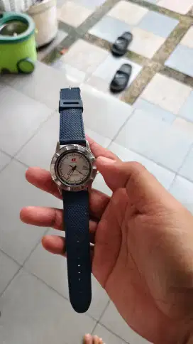 Jam guess beli dari baru