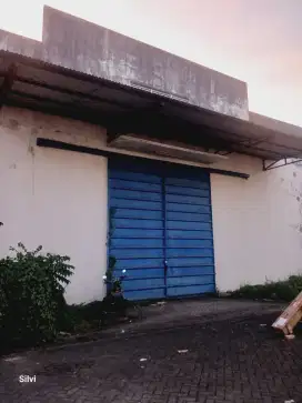 Disewakan gudang kompx pergudangan maumbi