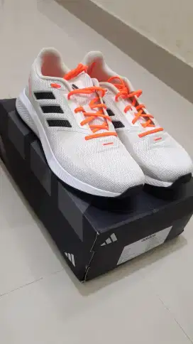 Sepatu Adidas Run Falcon 2.0. bisa di cek keasliannya. free kaos kaki