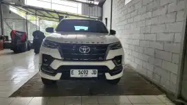 FORTUNER GR AT 2023