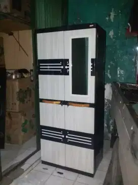 Lemari gantung big