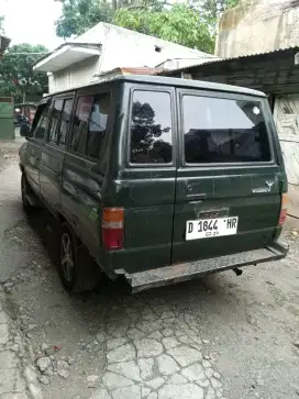 Mobil kijang tahun 1992