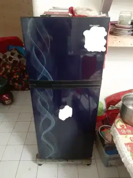 Kulkas sharp 2 pintu