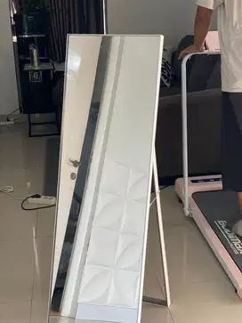 Standing mirror