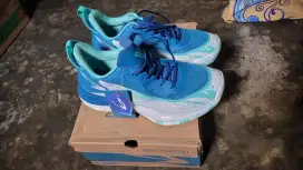 Sepatu nineteen