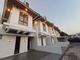 RUMAH 2 LANTAI DENGAN DESAIN SUPER KECE DAN HARGA SUPER FANTASTIS