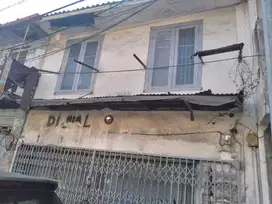 Komersial Area Jl Bubutan, Surabaya Bangunan 1,5 Lantai