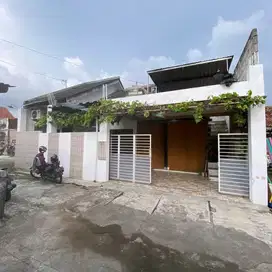 DIJUAL RUMAH CANTIK PUSAT KOTA
DEKAT KAMPUS UPGRI & UMY.