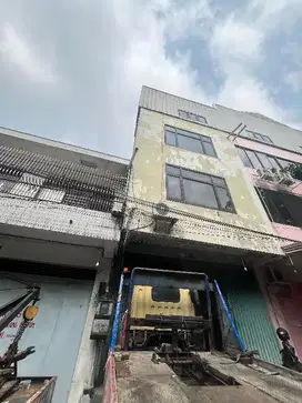 disewkan ruko 3 lantai di pengampon surabaya pusat