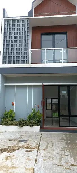 Take over rumah 2 lantai dp murah cicilan flat di Depok dekat Stasiun