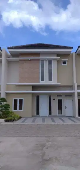 RUMAH DI JALAN DG TATA