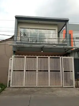 Rumah 2 Lantai Siap Huni Dekat Alam Sutera Tangerang