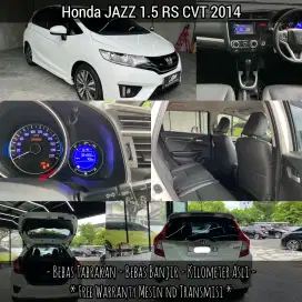 Honda JAZZ 1.5 RS CVT 2014, Prima, low km