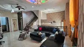 DIJUAL VILLA JALAN GAPERTA KOMPLEK THE PIAZZA RESIDENCE