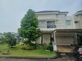 Dijual rumah Hoek di Goldfinch Gading Serpong,Spring