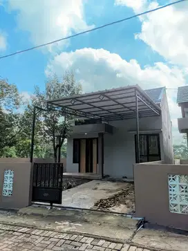 Rumah siap huni dekat kampus unnes di gunungpati semarang