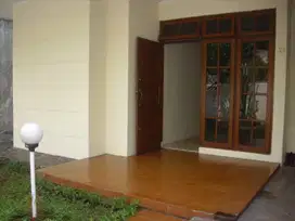 Rumh Cilandak , dekat ke Halte MRT TB.Simatupang LT.200 m/Lb,220m, 115