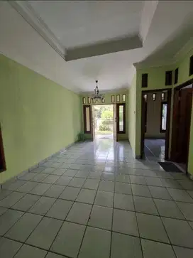 Disewakan rumah  cantik  di Citra Gran Cibubur Tol cibitung cimanggis