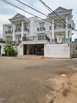 Rumah Mewah Private pool Turun Harga Di Cilandak Barat Jakarta Selatan