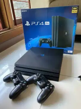 Di jual PS4 pro. H e n .Cuh-72xxxx, full game