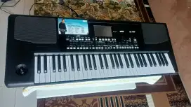 Korg Pa 300 bekas