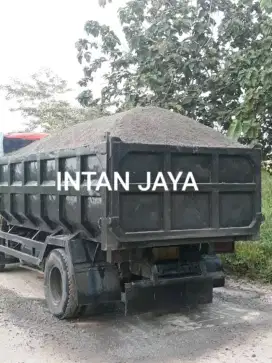 Jual pasir isi 7 kubik full padat.free ongkir