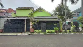 Rumah cantik di hook jual dibawah pasar graha raya bintaro