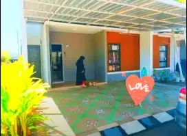 DI KONTRAKKAN PER TAHUN