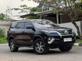 TERMURAH DP 10 JT! Toyota Fortuner 2.4 G AT Hitam 2019