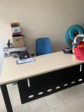 MEJA KERJA MANAGER TIPE L PLUS KURSI KERJA