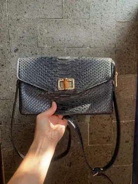 Sling bag Kulit ular SAERA