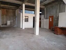 Disewakan ruang usaha lengkap dg kantor dan KM