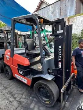 FORKLIFT TOYOTA 3 TON MAST 3 METER STD SIAP KERJA