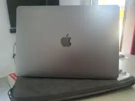 Macbook air m1 second like new