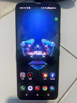 Asus Rog Phone 5S 256 / 12 gb