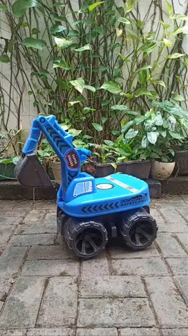 Excavator bisa dinaiki