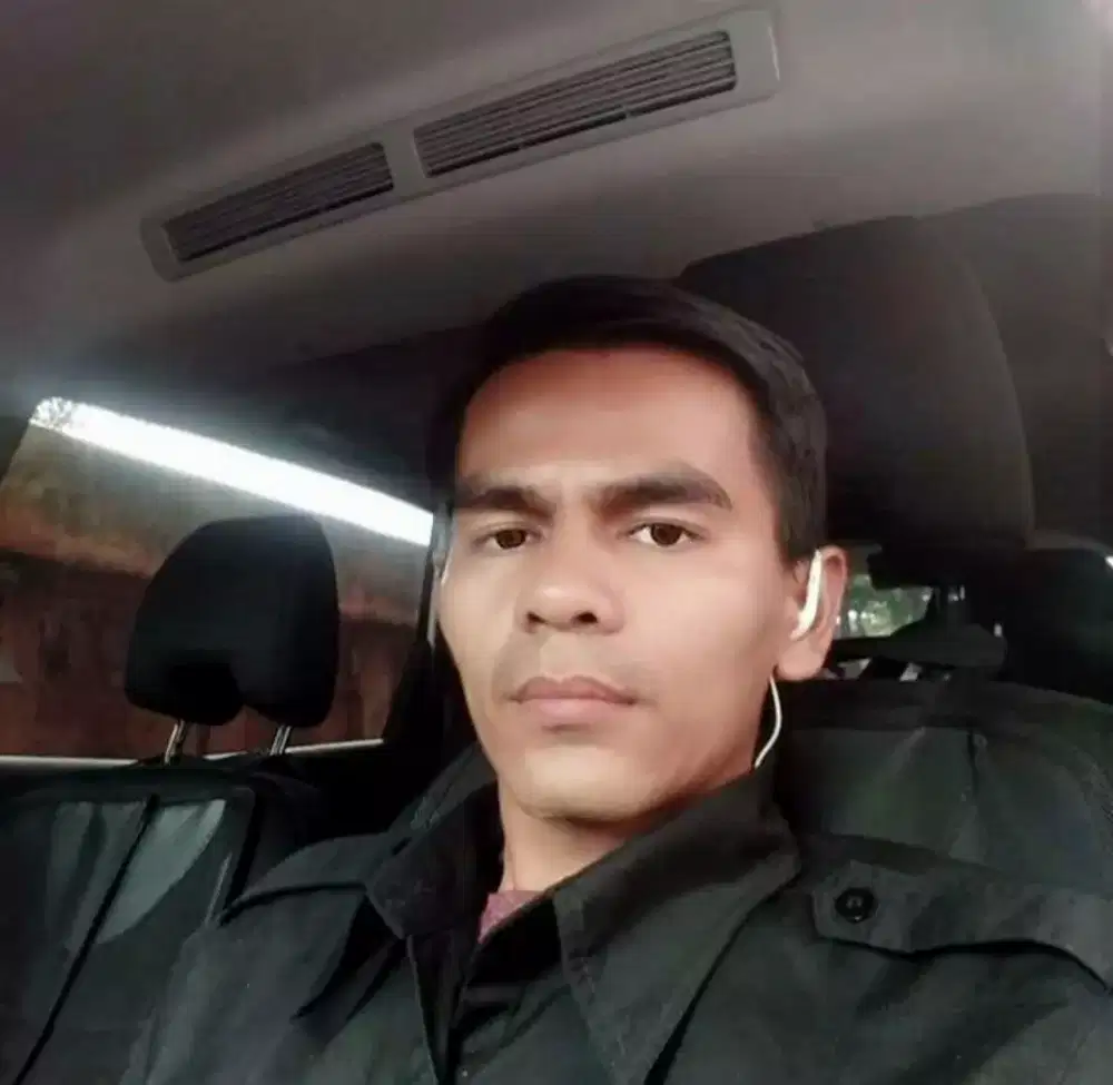 Mencari lowongan supir