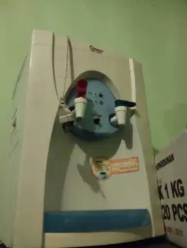 Dispenser air minum