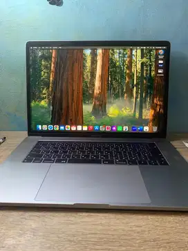 Mac Book Pro 2018 i7 Touchbar 15 inch Dual VGA RAM 16GB, 256