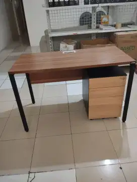 Di jual cepat meja kantor