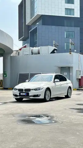 BMW 320i Luxury 2015 F30 Tangan Pertama