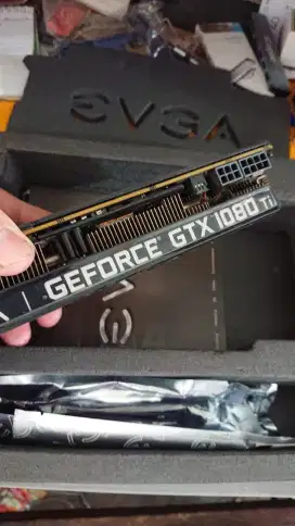 EVGA GTX 1080 Ti lengkap normal pemakaian pribadi