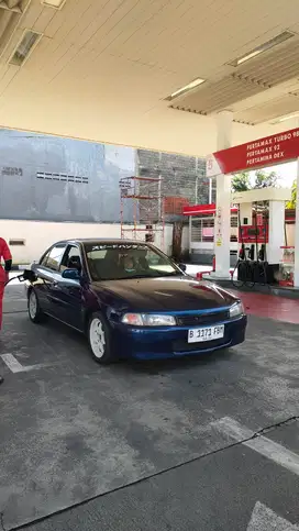 Mitsubishi Lancer 2000 Bensin