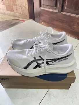 Asics Magicspeed 4