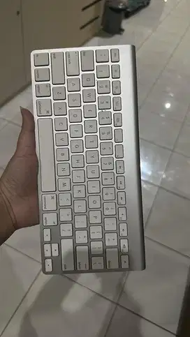 Dijual cepat magic keyboard apple