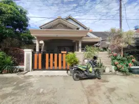Rumah dijual di perumahan margacinta dekat tol buah batu siap huni